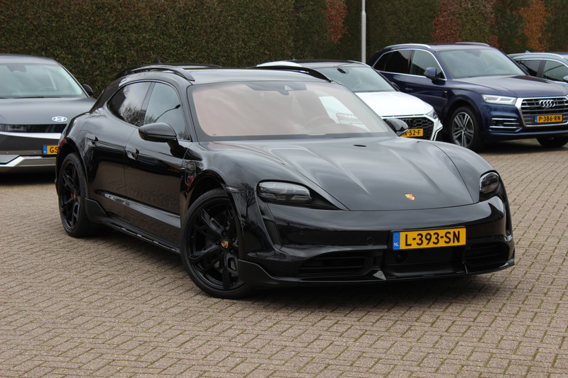 959856364-100-15.jpg