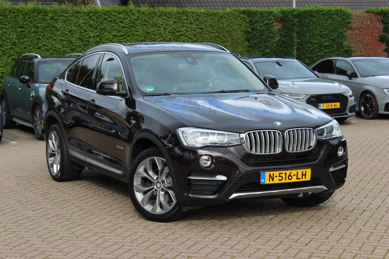 958849366-100-15.jpg