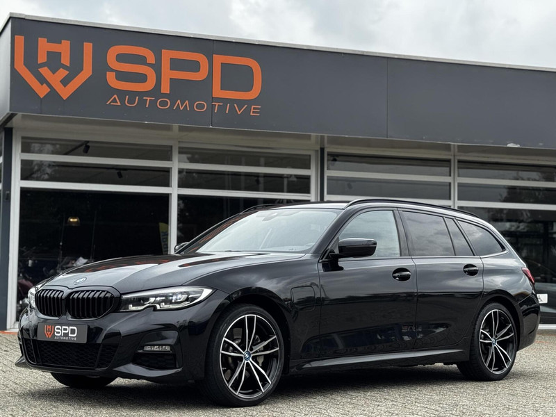 128161199-100-15.jpg