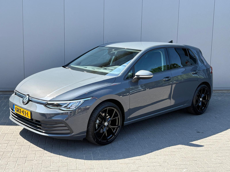 598964143-100-15.jpg