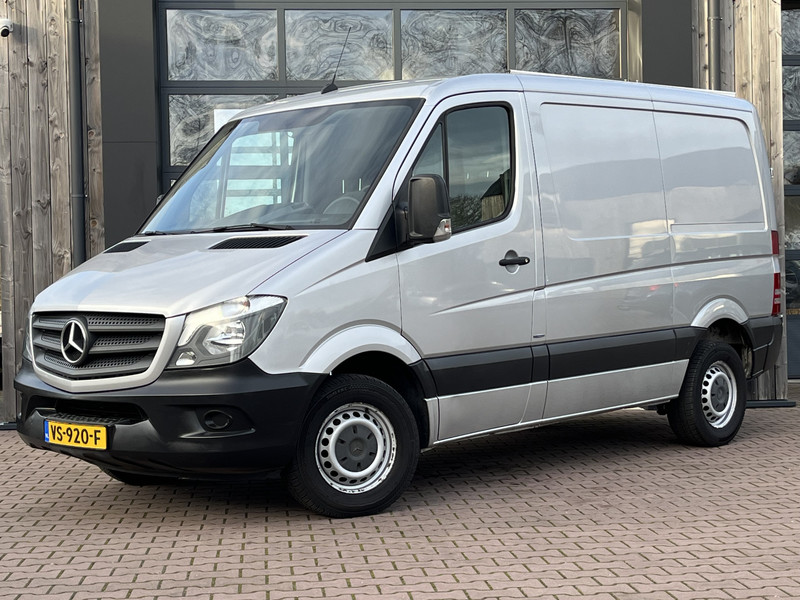 823177394-100-15.jpg