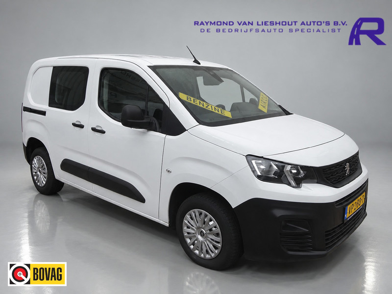 490383975-100-2.jpg