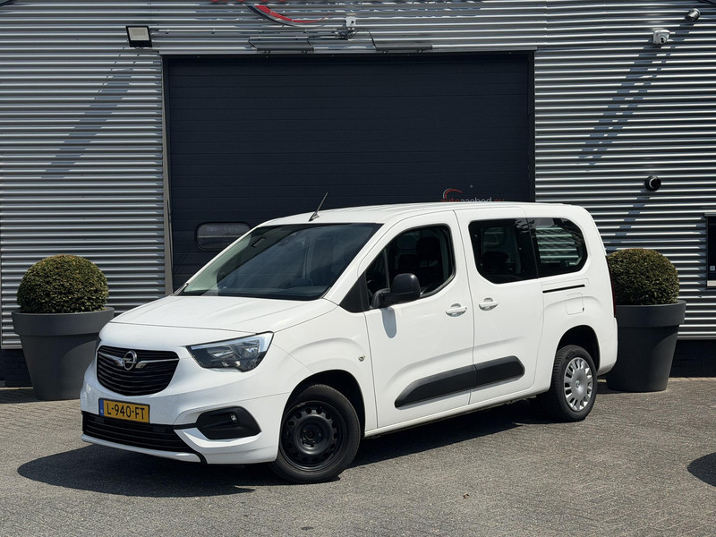 901389259-100-15.jpg