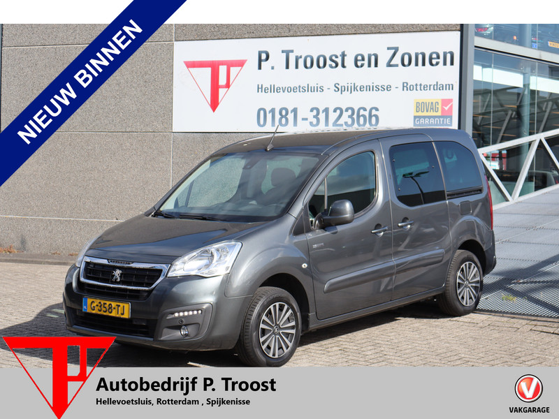 889219738-100-15.jpg