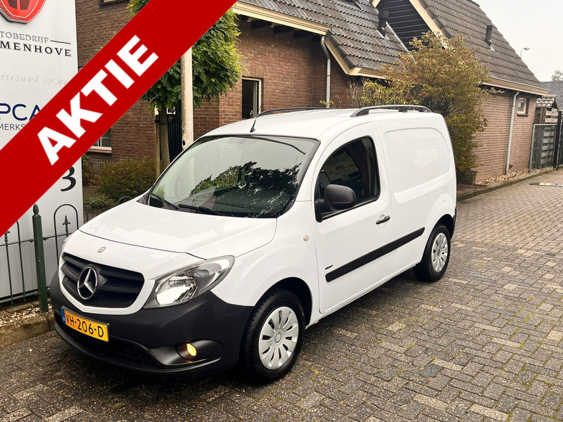 487271963-100-15.jpg